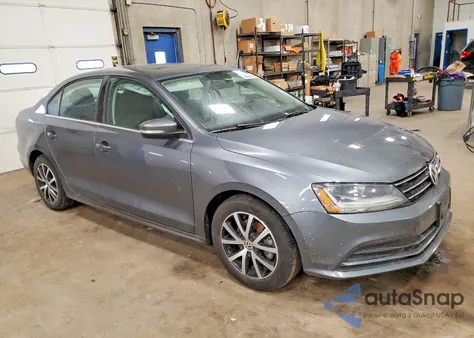 2017 Volkswagen Jetta Se z USA, uszkodzony, nr VIN 3VWDB7AJ3HM264637